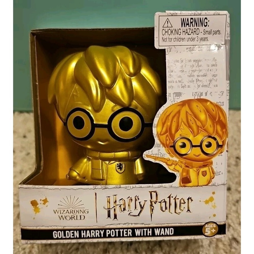 Harry Potter Wizarding World Harry Potter With Wand Gold Chase!